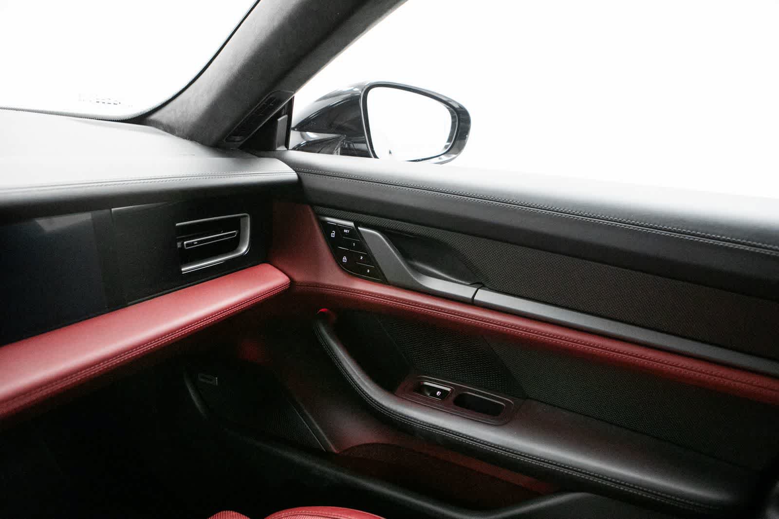 Used 2021 Porsche Taycan Turbo S AWD/4WD image 30