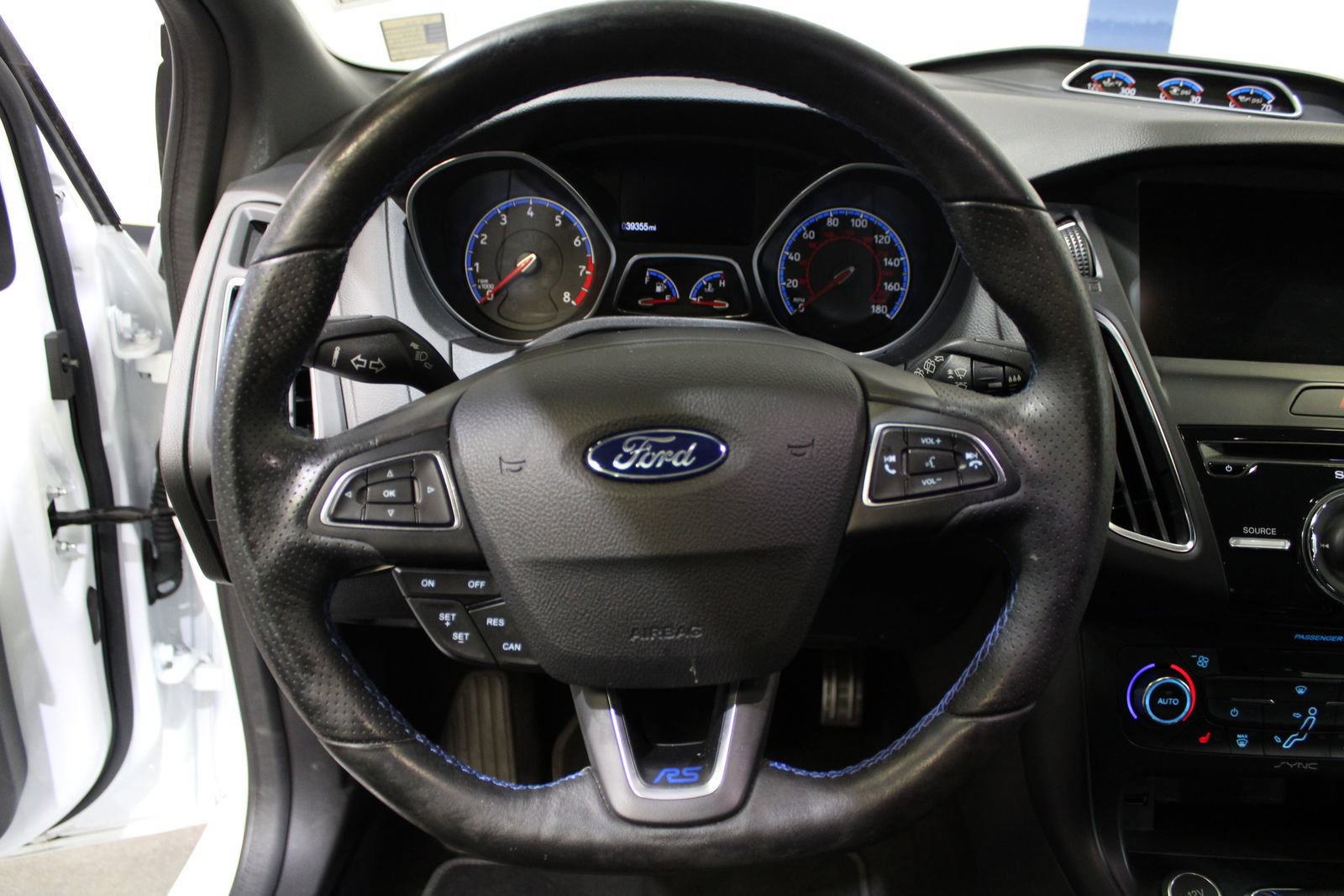 Used 2017 Ford Focus RS AWD/4WD image 24