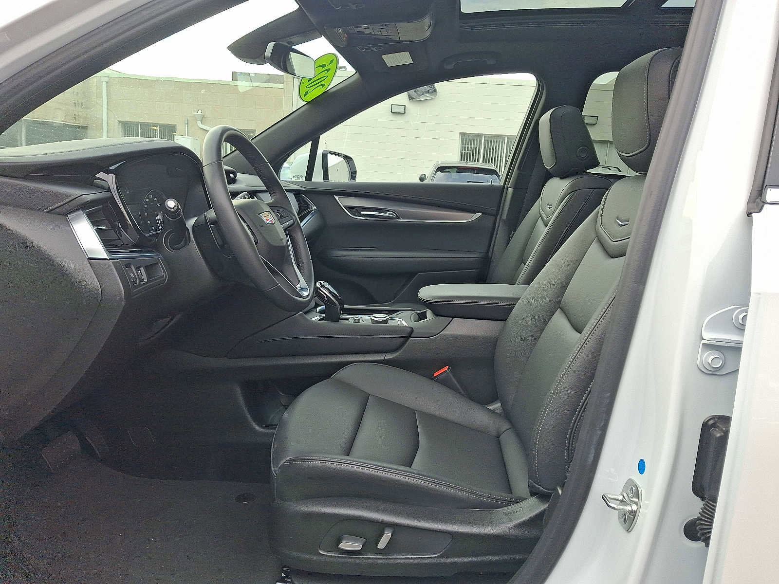 Used 2025 Cadillac XT6 Luxury image 13