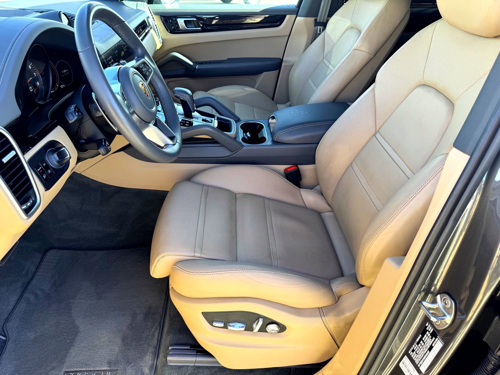 Used 2021 Porsche Cayenne S image 14