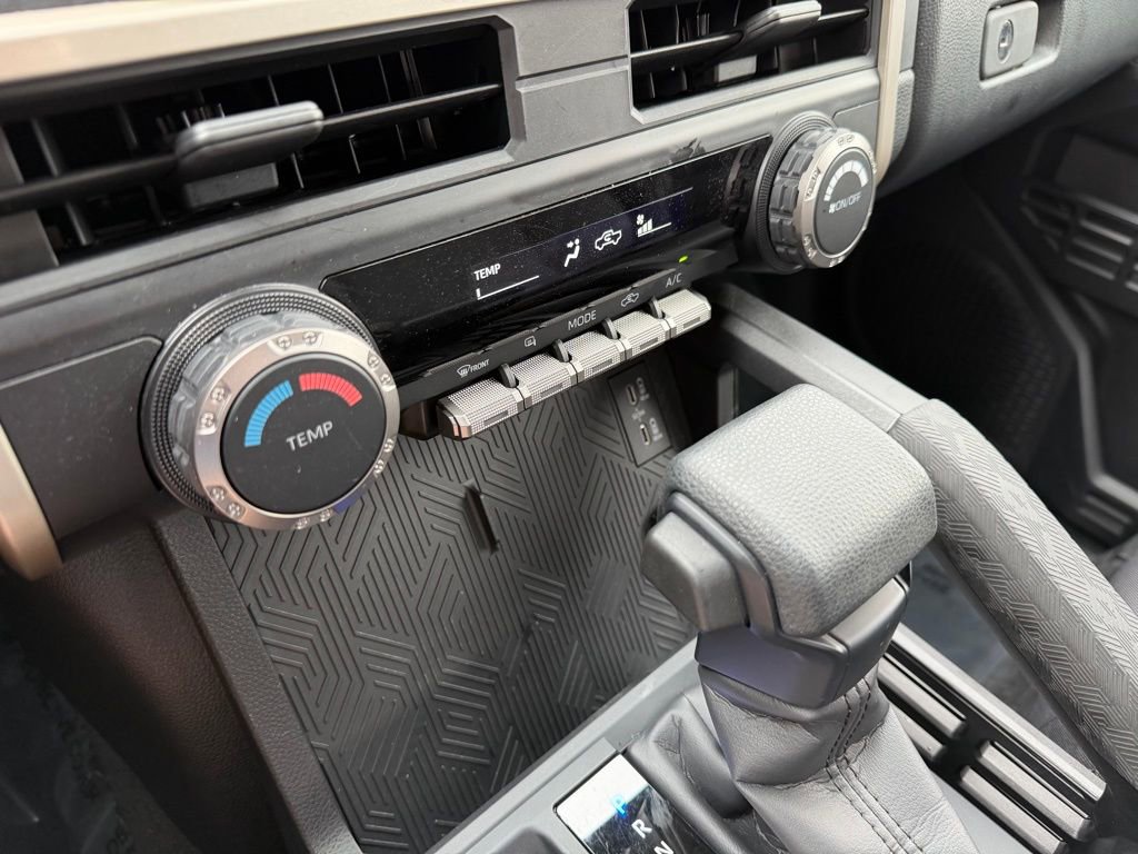 Used 2024 Toyota Tacoma SR image 22