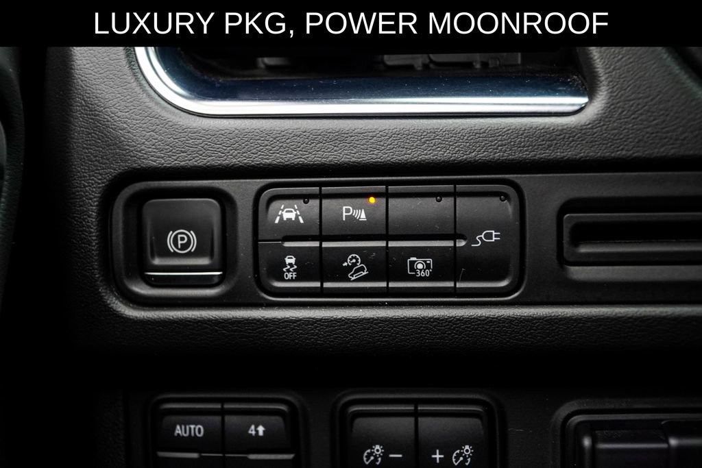 Used 2022 Chevrolet Tahoe Z71 w/ Luxury Package AWD/4WD image 38