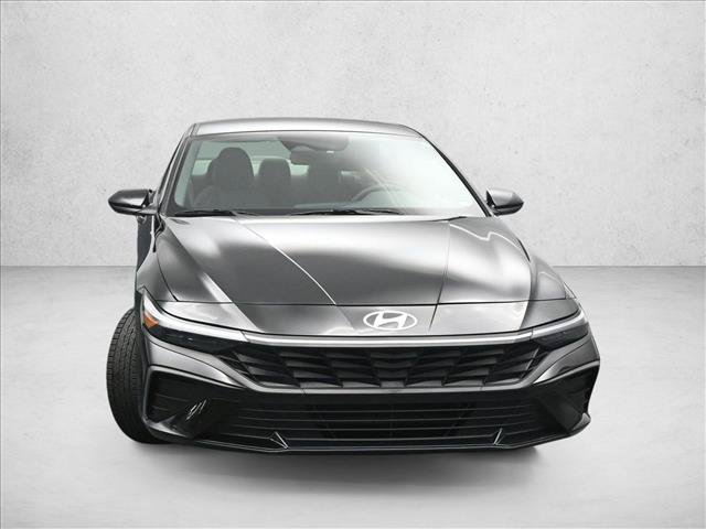 Used 2024 Hyundai Elantra SEL FWD image 3