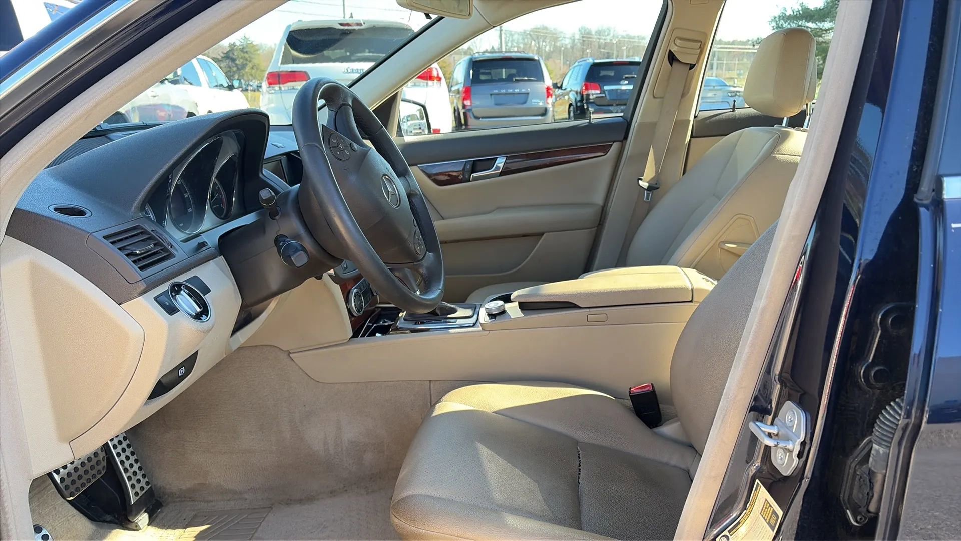 Used 2011 Mercedes-Benz C 300 4MATIC Sedan image 17