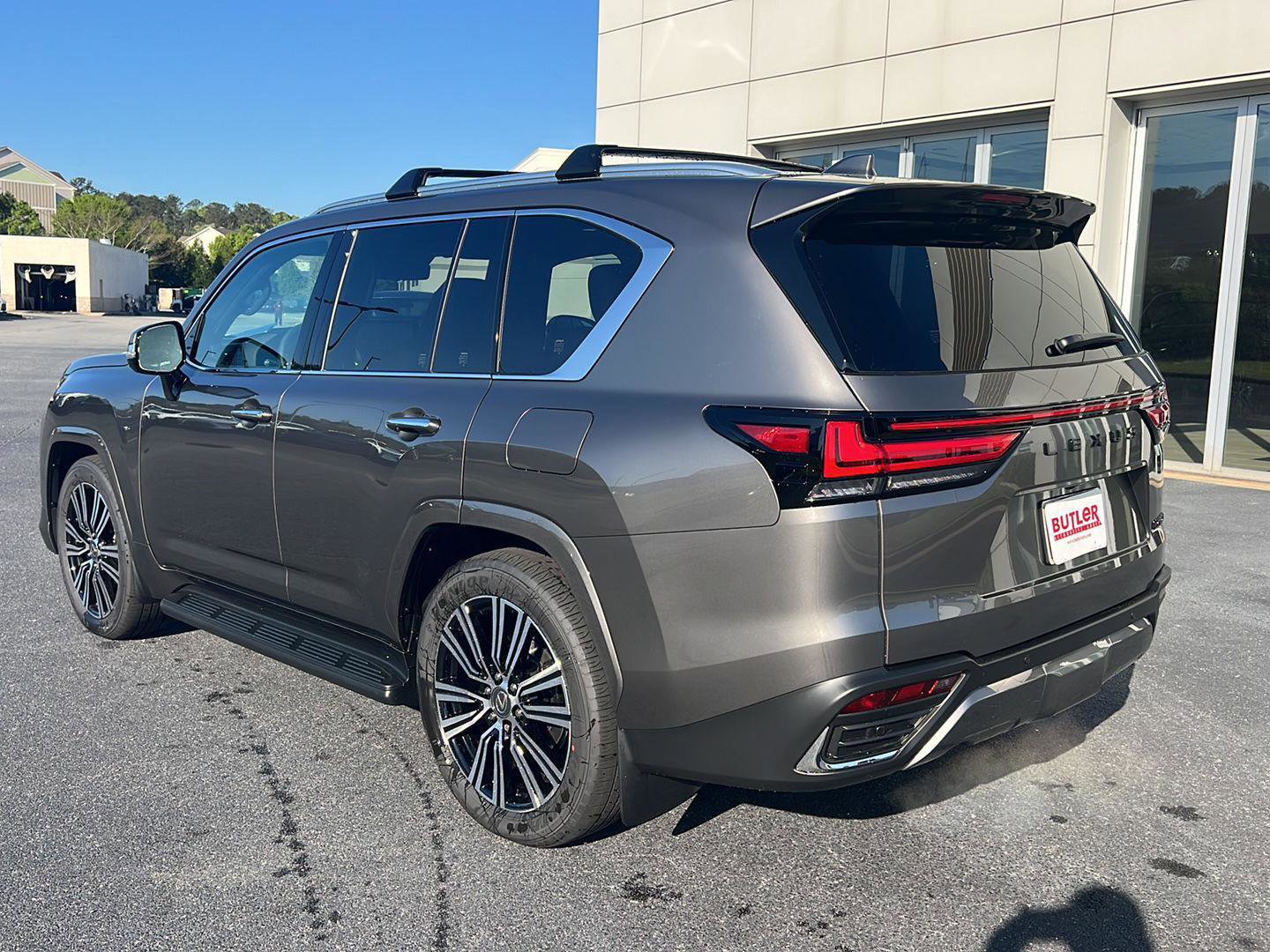 New 2026 Lexus LX 600 4WD w/ Luxury Package image 4