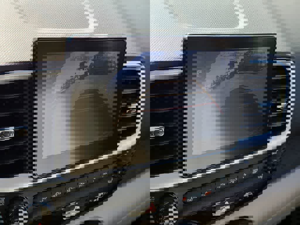 Used 2023 Hyundai Venue SEL FWD image 23