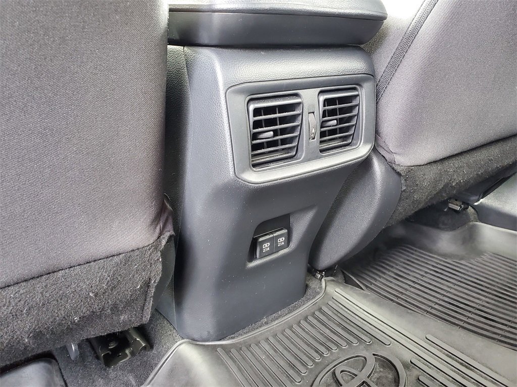Used 2021 Toyota RAV4 XLE image 31