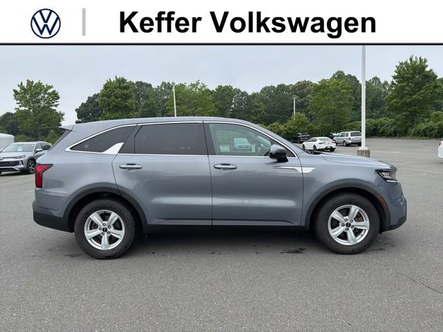 Used 2022 Kia Sorento LX FWD image 6