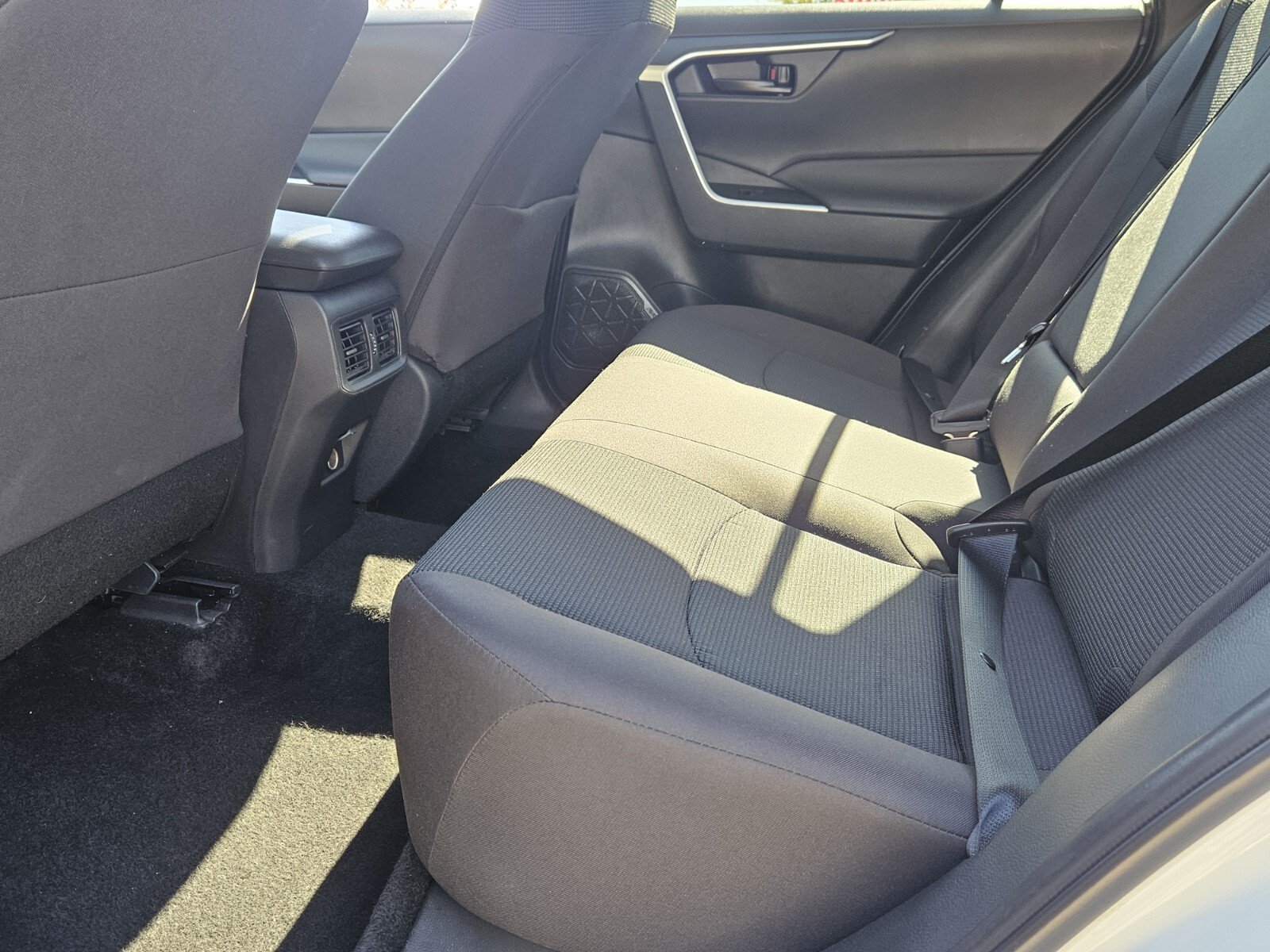 Used 2025 Toyota RAV4 LE AWD/4WD image 11
