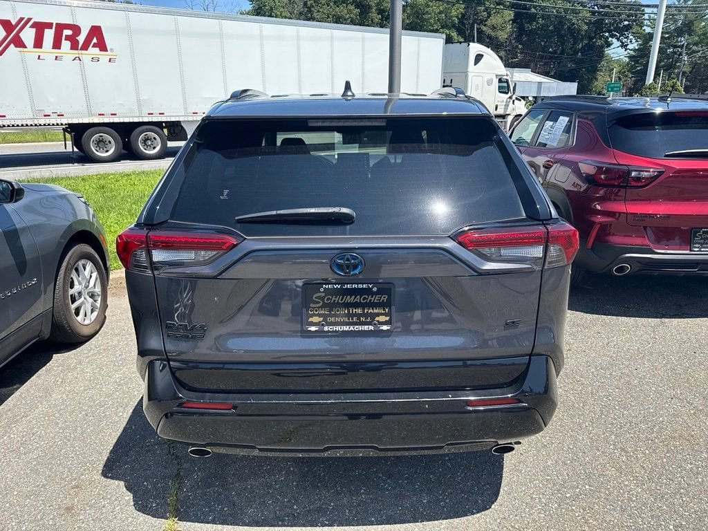 Used 2021 Toyota RAV4 SE w/ Weather & Moonroof Package AWD/4WD image 15