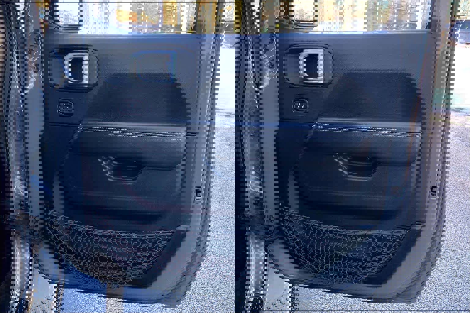 Used 2018 Jeep Wrangler Unlimited Sahara w/ Dual Top Group image 20