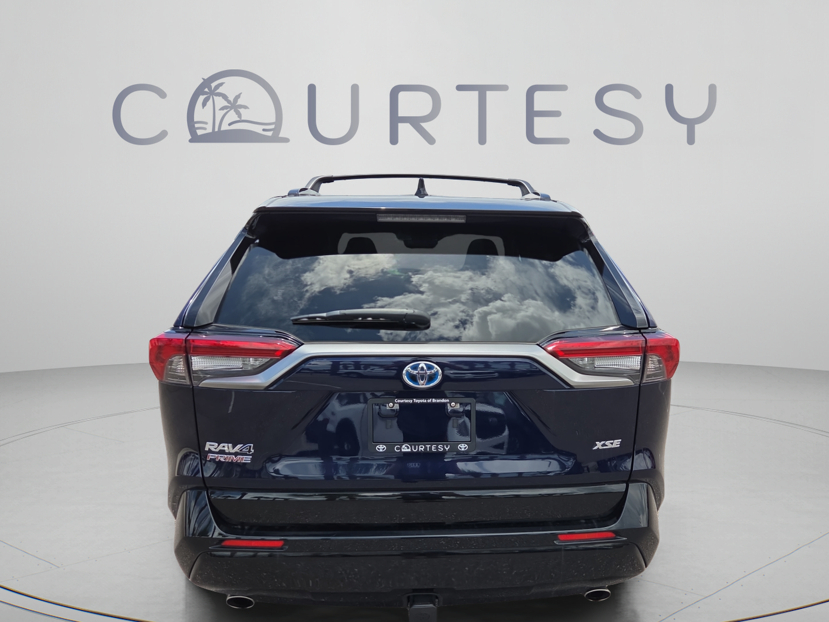 Certified 2022 Toyota RAV4 XSE w/ Weather Package AWD/4WD image 4