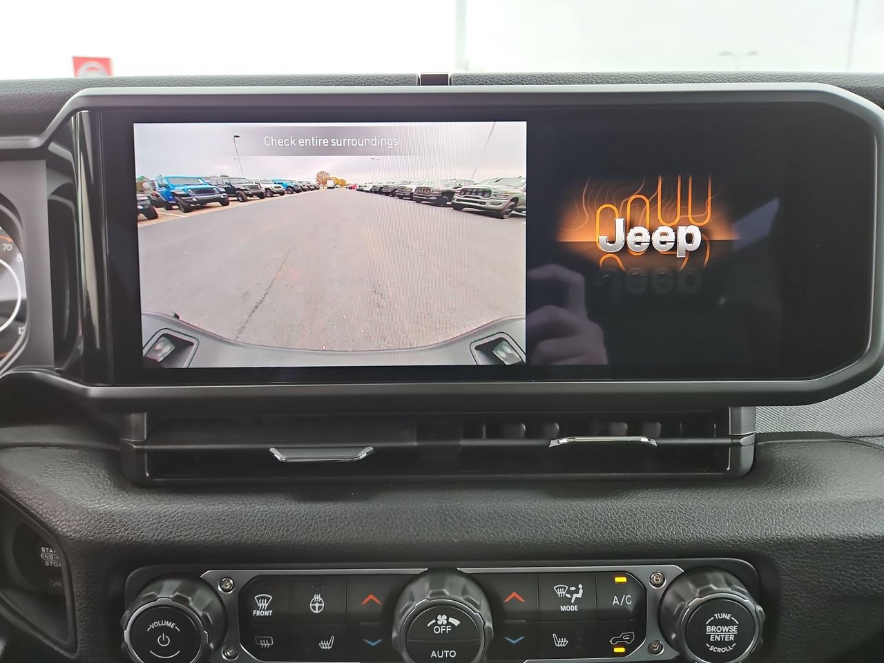 New 2026 Jeep Gladiator Sport AWD/4WD image 24