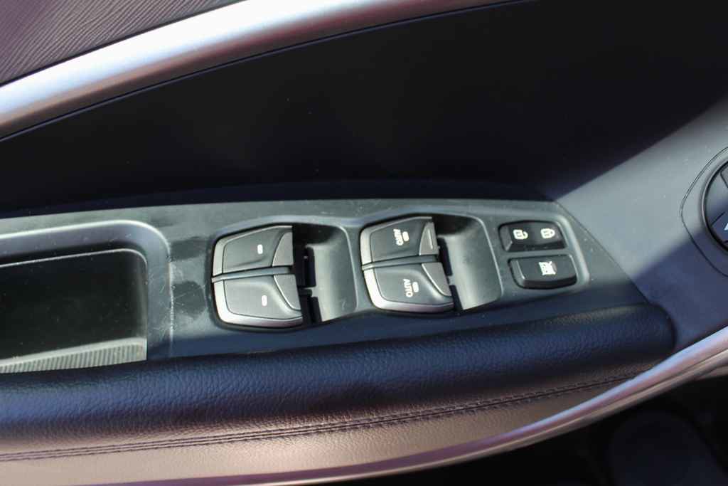 Used 2015 Hyundai Santa Fe Limited w/ Option Group 04 AWD/4WD image 13