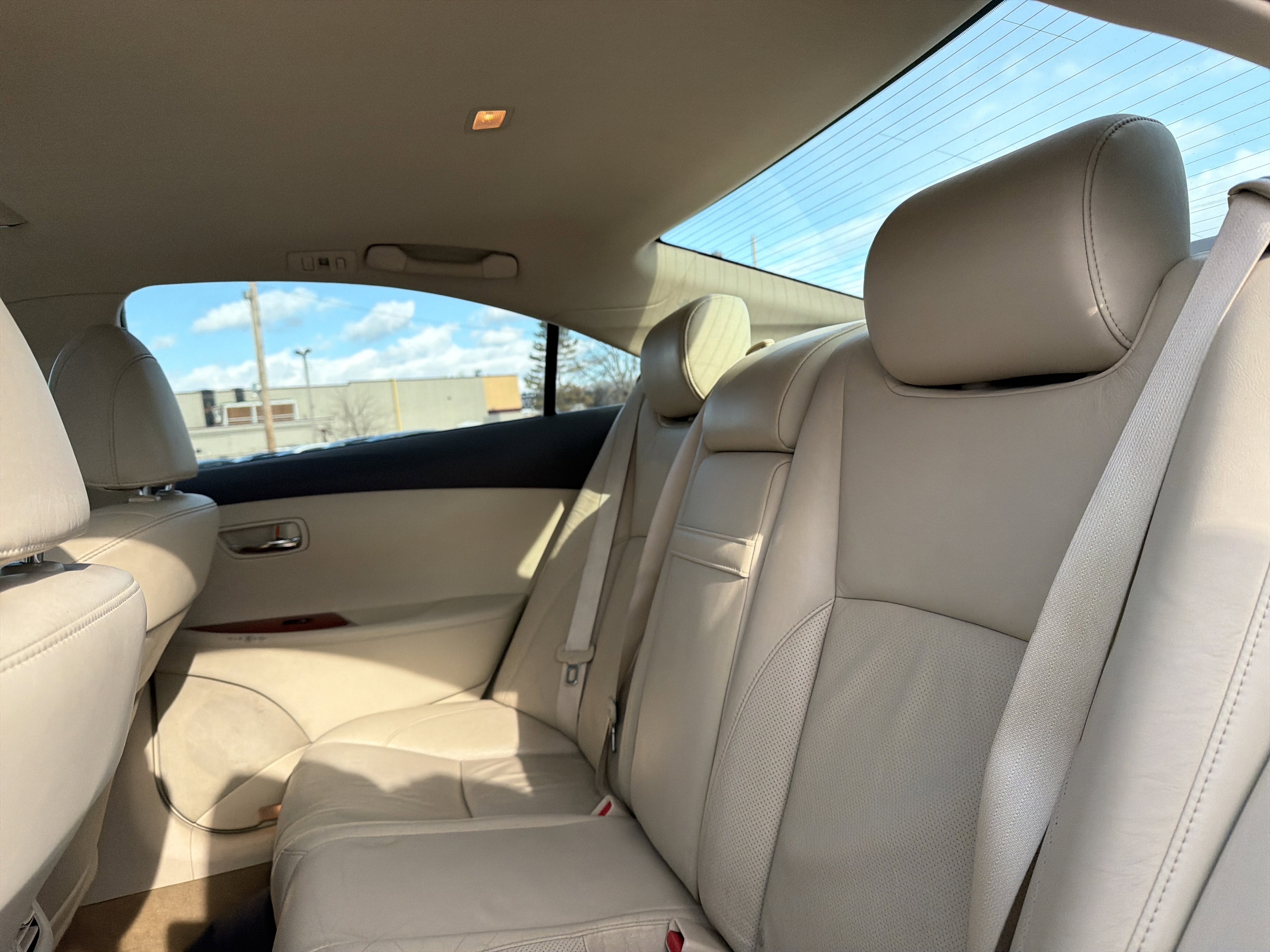 Used 2011 Lexus ES 350 image 29