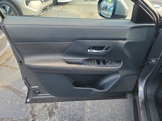 Used 2025 Nissan Kicks SV FWD image 13