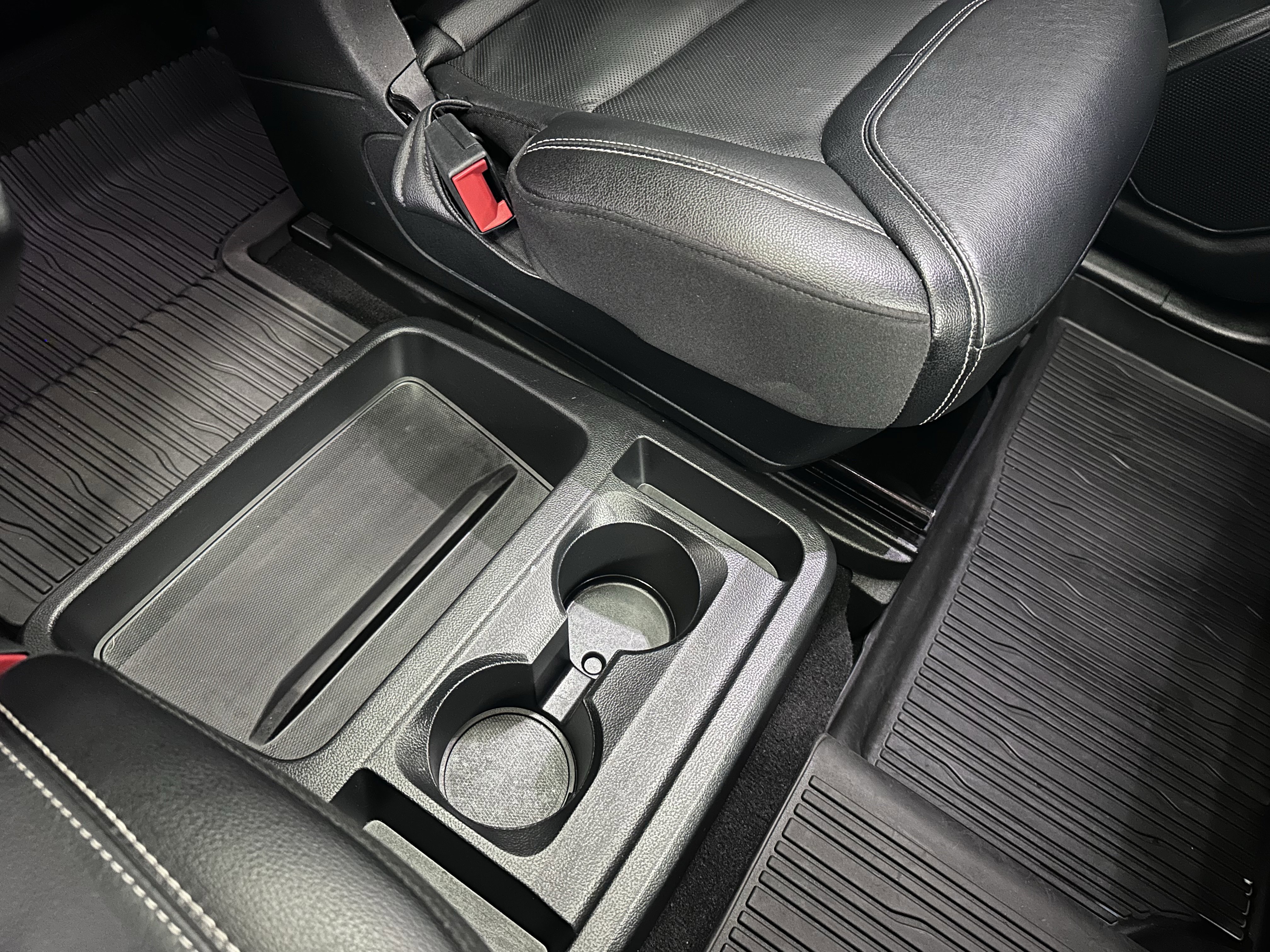 Used 2020 Ford Explorer ST w/ ST Street Pack image 39