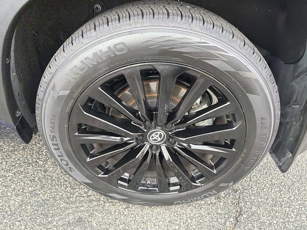 Used 2023 Toyota Highlander XSE image 30