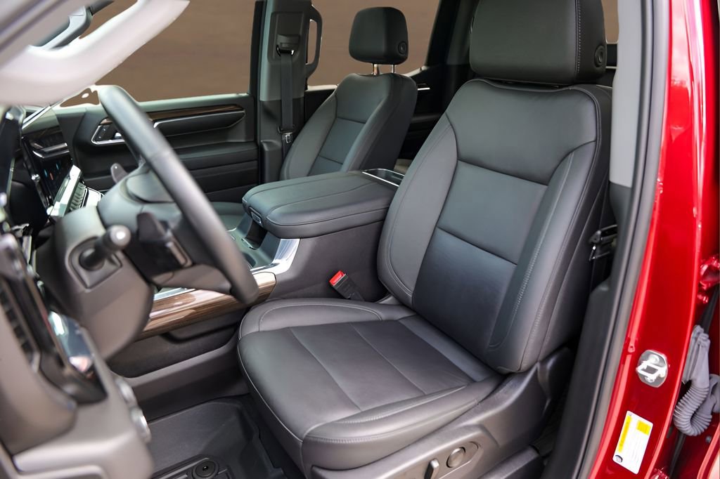 Used 2024 Chevrolet Silverado 1500 LT Trail Boss w/ Convenience Package II AWD/4WD image 7