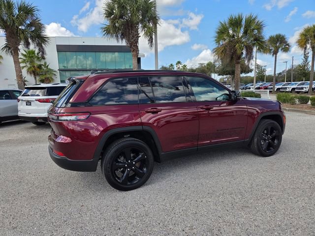 Certified 2025 Jeep Grand Cherokee Altitude image 13