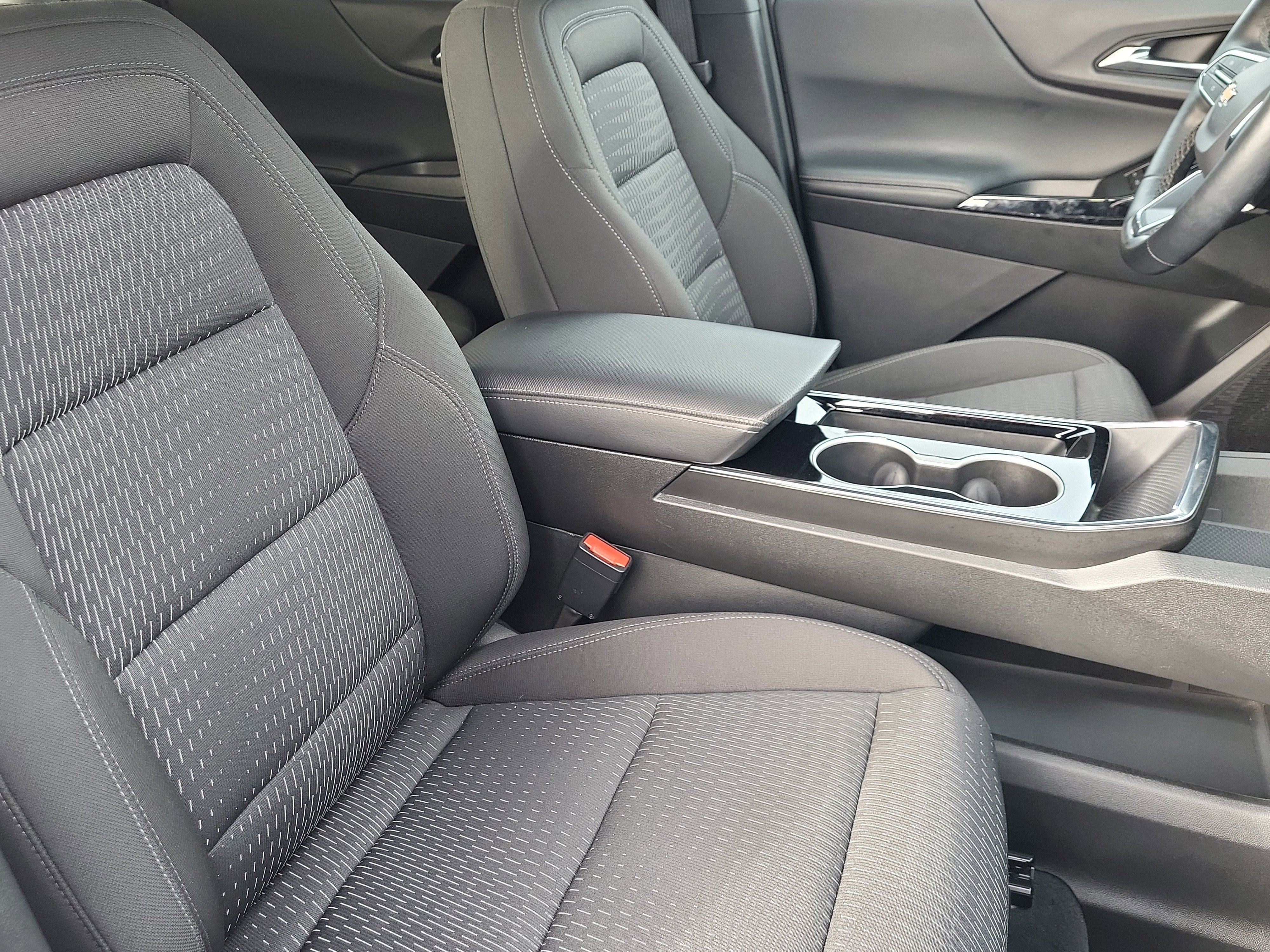 Used 2025 Chevrolet Equinox LT w/ Safety and Technology Package image 20