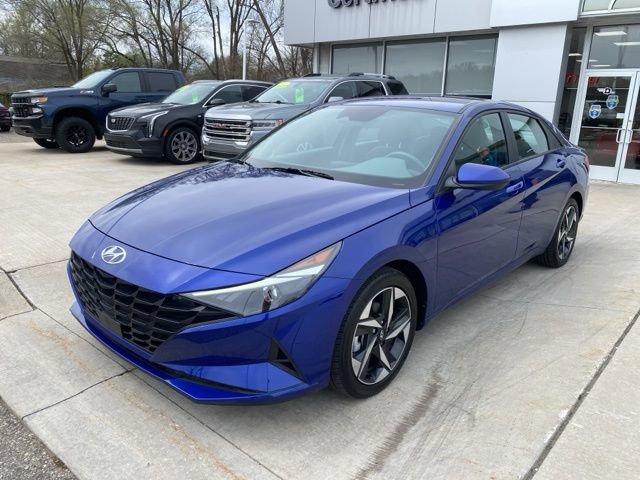 Used 2023 Hyundai Elantra SEL w/ Convenience Package FWD image 8