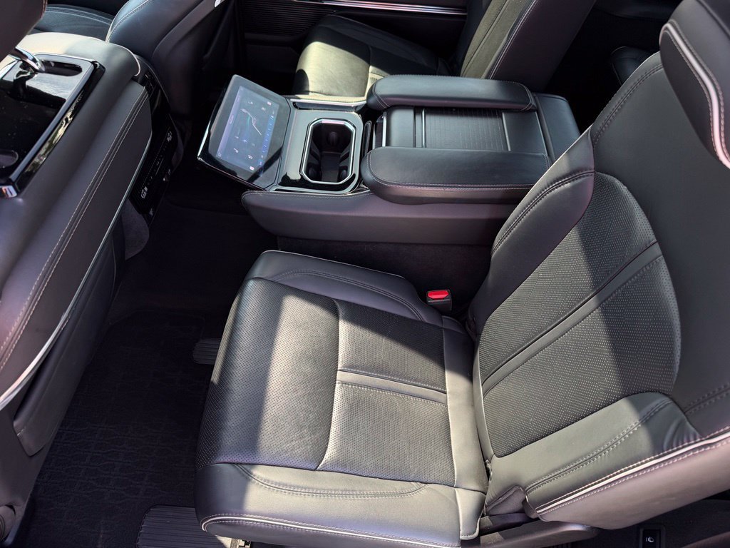 Used 2024 Jeep Grand Wagoneer Series II Obsidian w/ Quick Order Packagew 28T AWD/4WD image 12