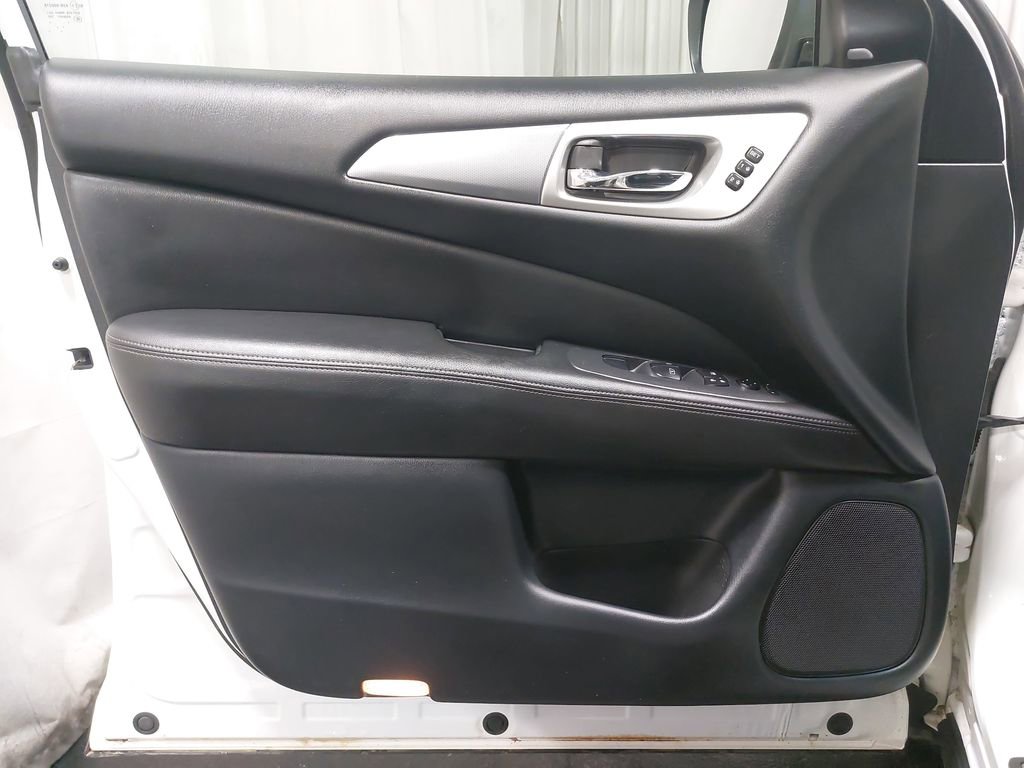 Used 2019 Nissan Pathfinder SL image 30