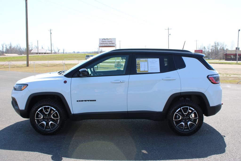 Used 2025 Jeep Compass Trailhawk AWD/4WD image 6