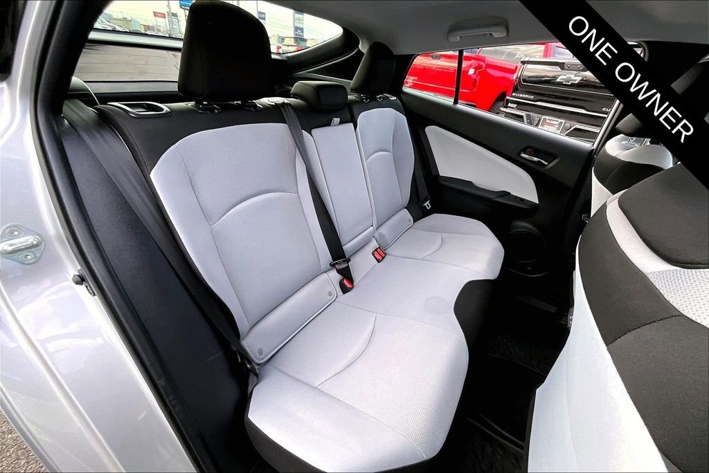 Used 2019 Toyota Prius LE image 23