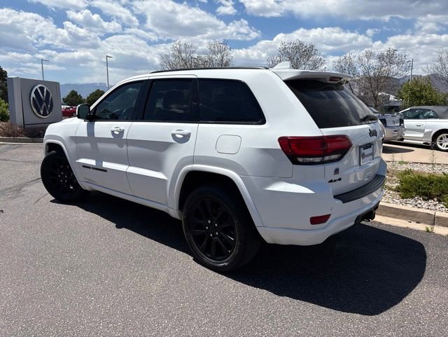 Used 2019 Jeep Grand Cherokee Altitude AWD/4WD image 4
