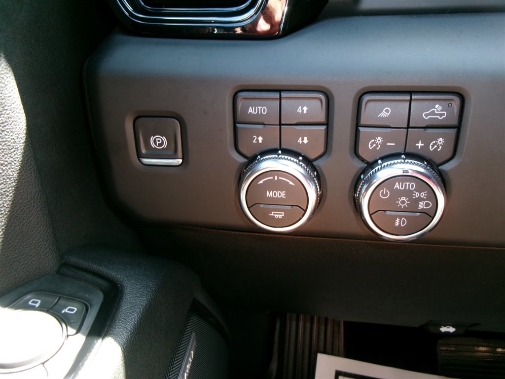 Used 2024 GMC Sierra 1500 AT4 w/ Technology Package image 26