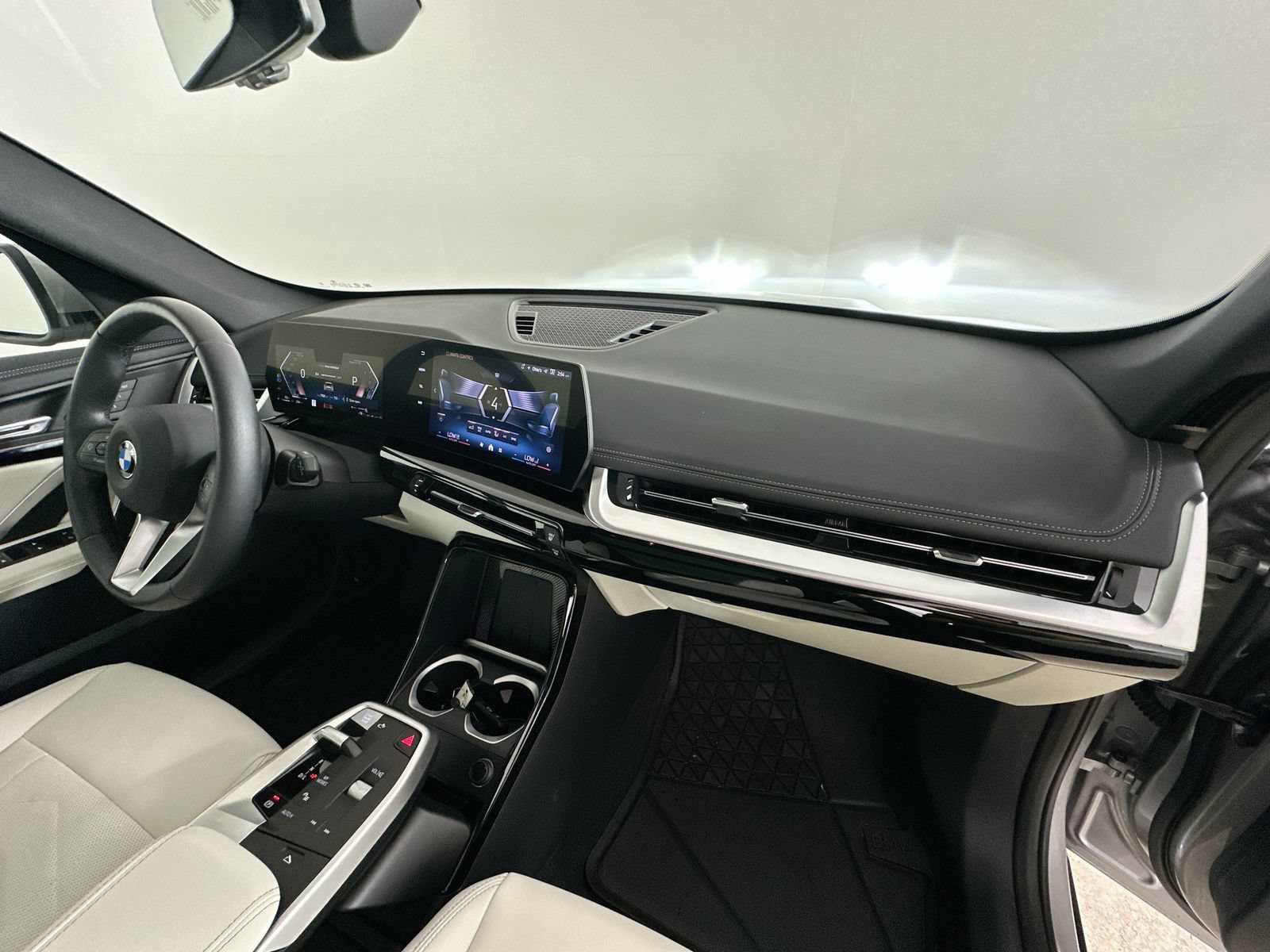 Used 2026 BMW X1 xDrive28i w/ Convenience Package AWD/4WD image 44
