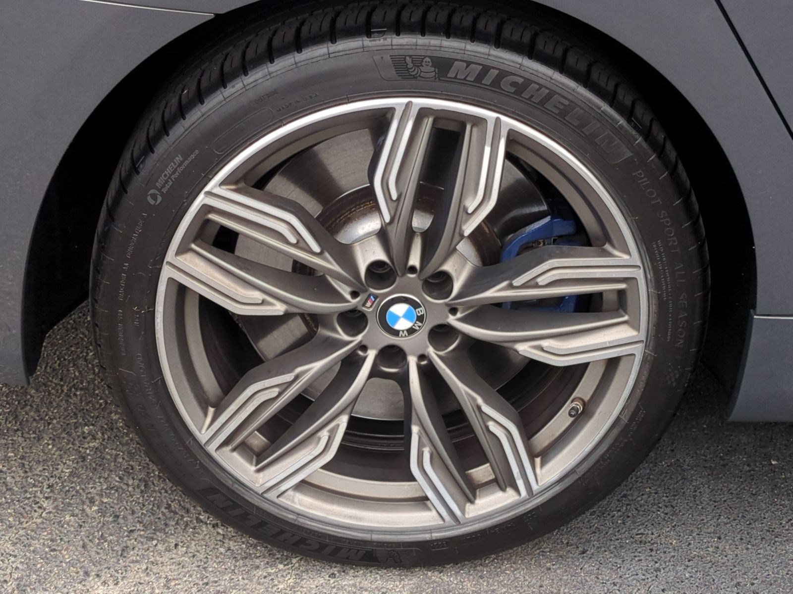 Used 2022 BMW M760i xDrive AWD/4WD image 13