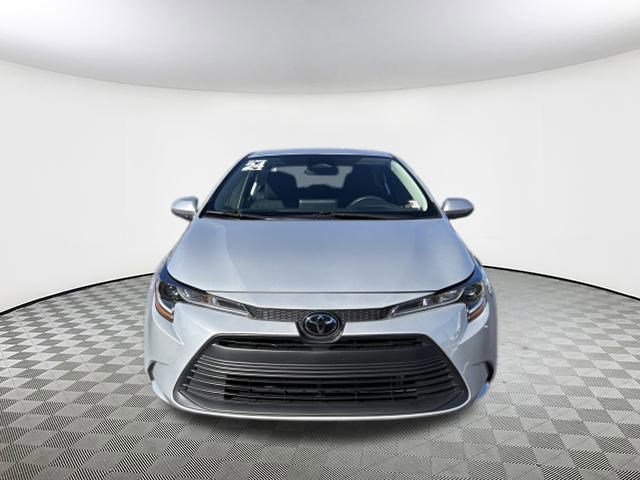 Used 2024 Toyota Corolla LE image 2