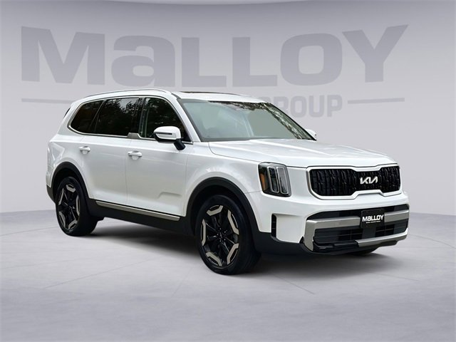 Used 2023 Kia Telluride EX w/ EX Captain's Chair Package image 1