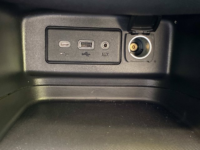 Used 2020 Chevrolet Equinox LT FWD image 27