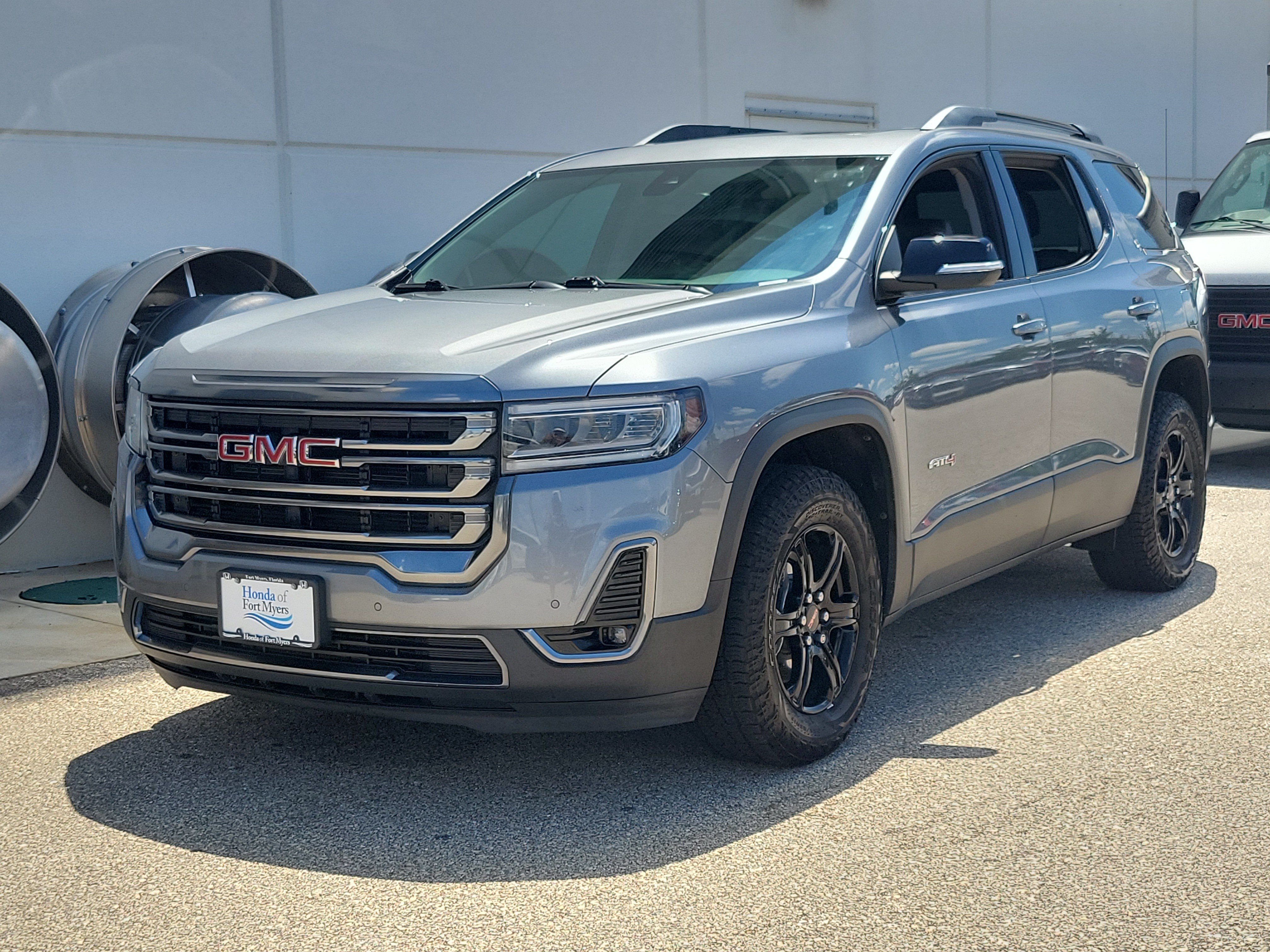 Used 2022 GMC Acadia AT4 w/ Preferred Package AWD/4WD image 3