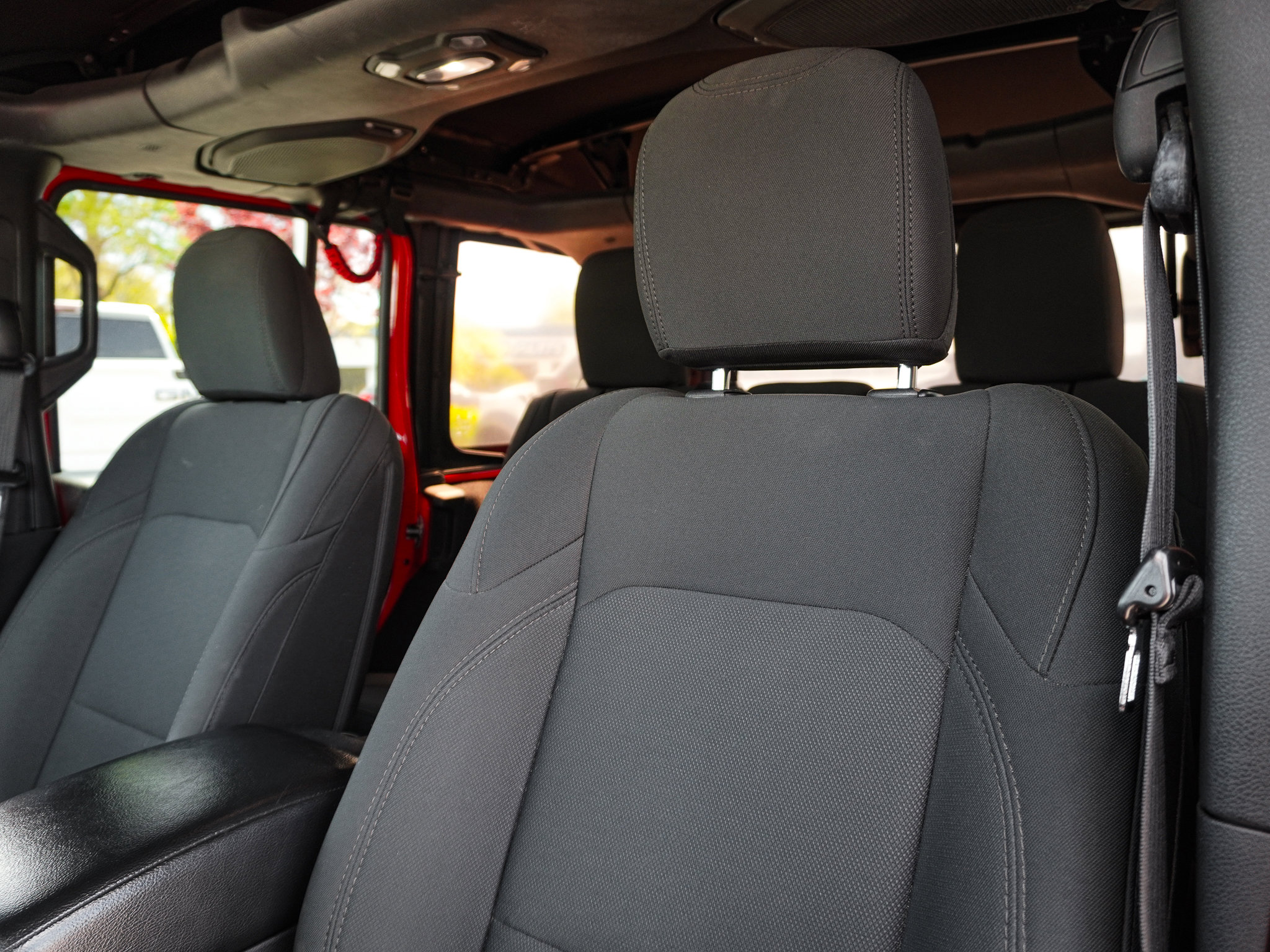 Used 2018 Jeep Wrangler Unlimited Sport S image 15