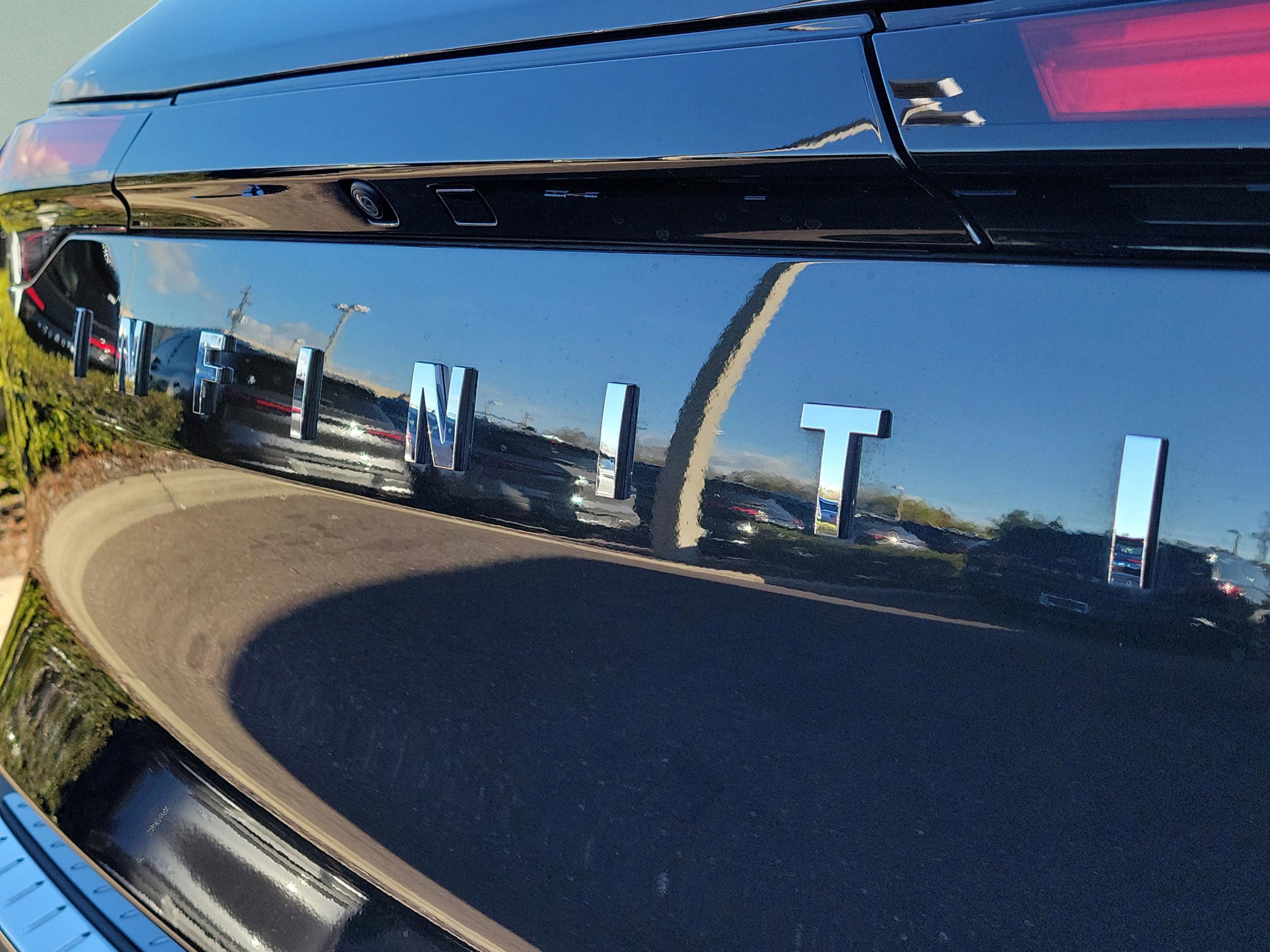 Certified 2025 INFINITI QX60 Pure w/ Cargo Package image 6