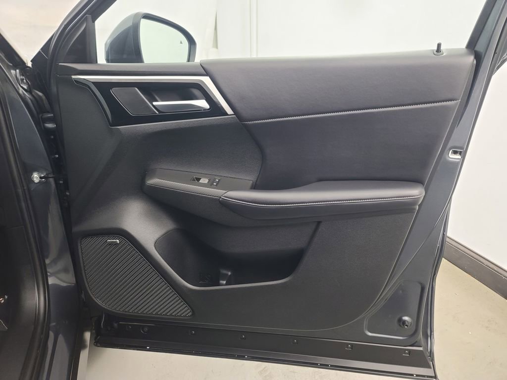 Used 2025 Mitsubishi Outlander SE AWD/4WD image 14