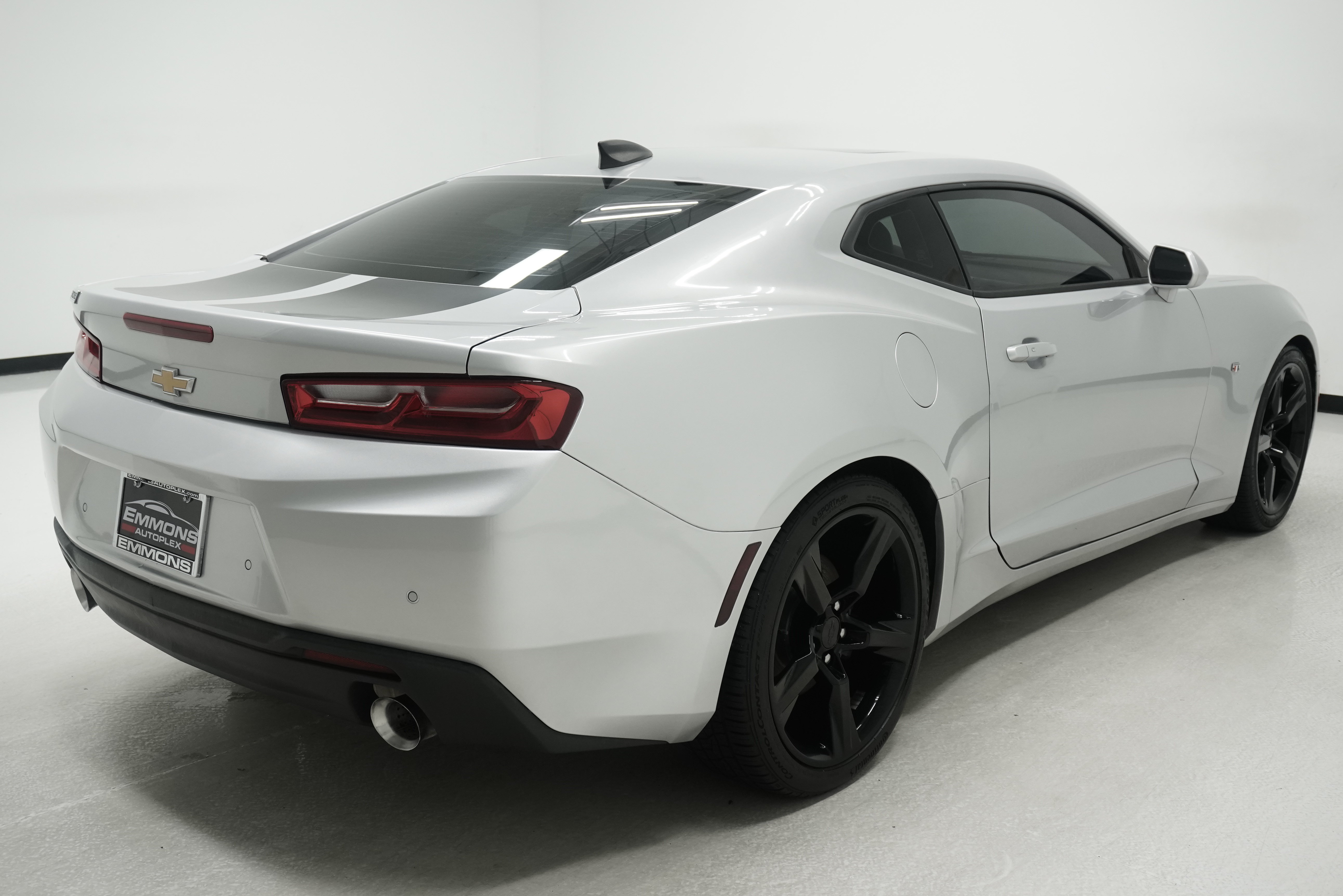 Used 2016 Chevrolet Camaro LT RWD image 4