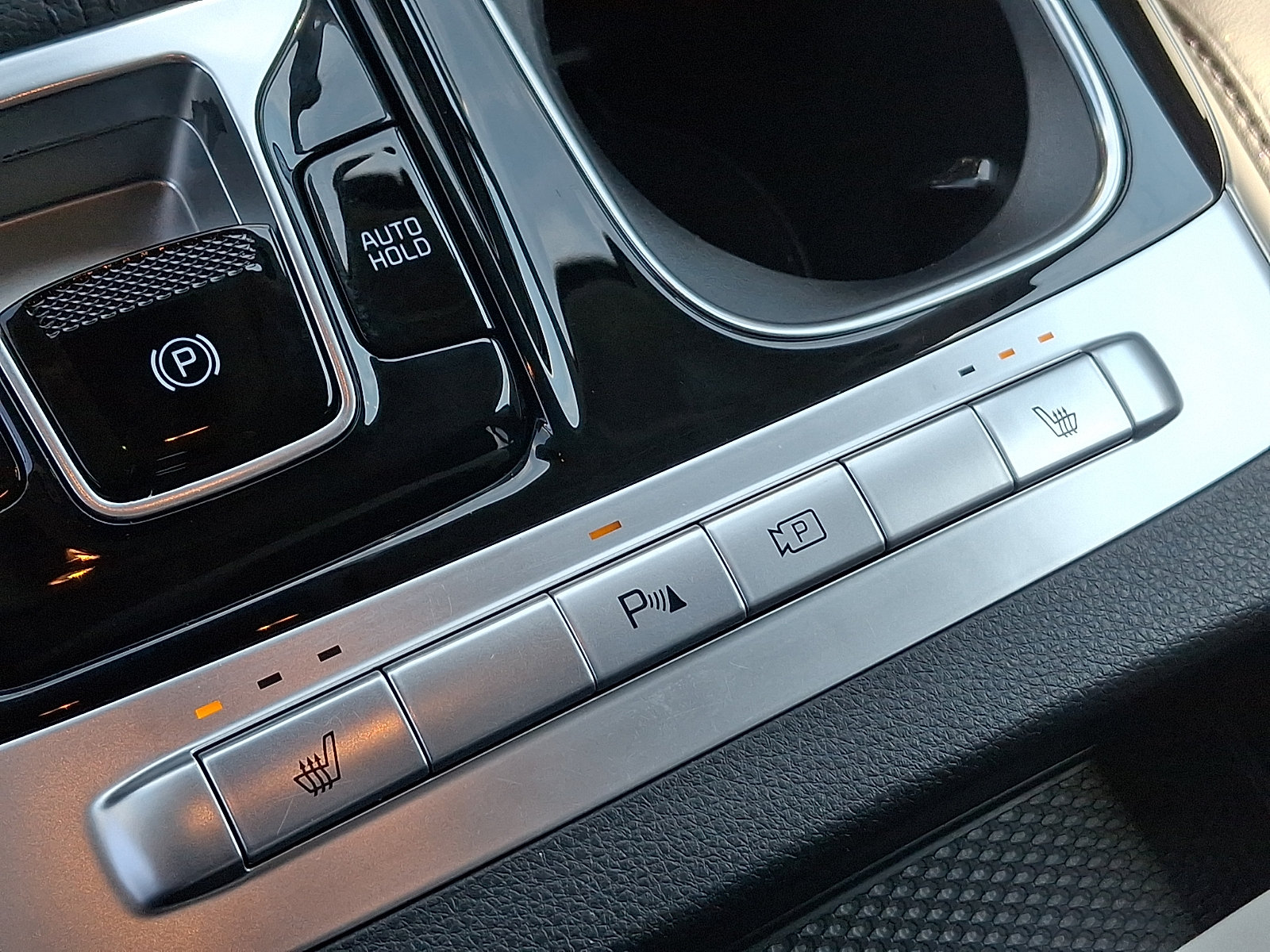 Used 2024 Kia Carnival EX FWD image 24