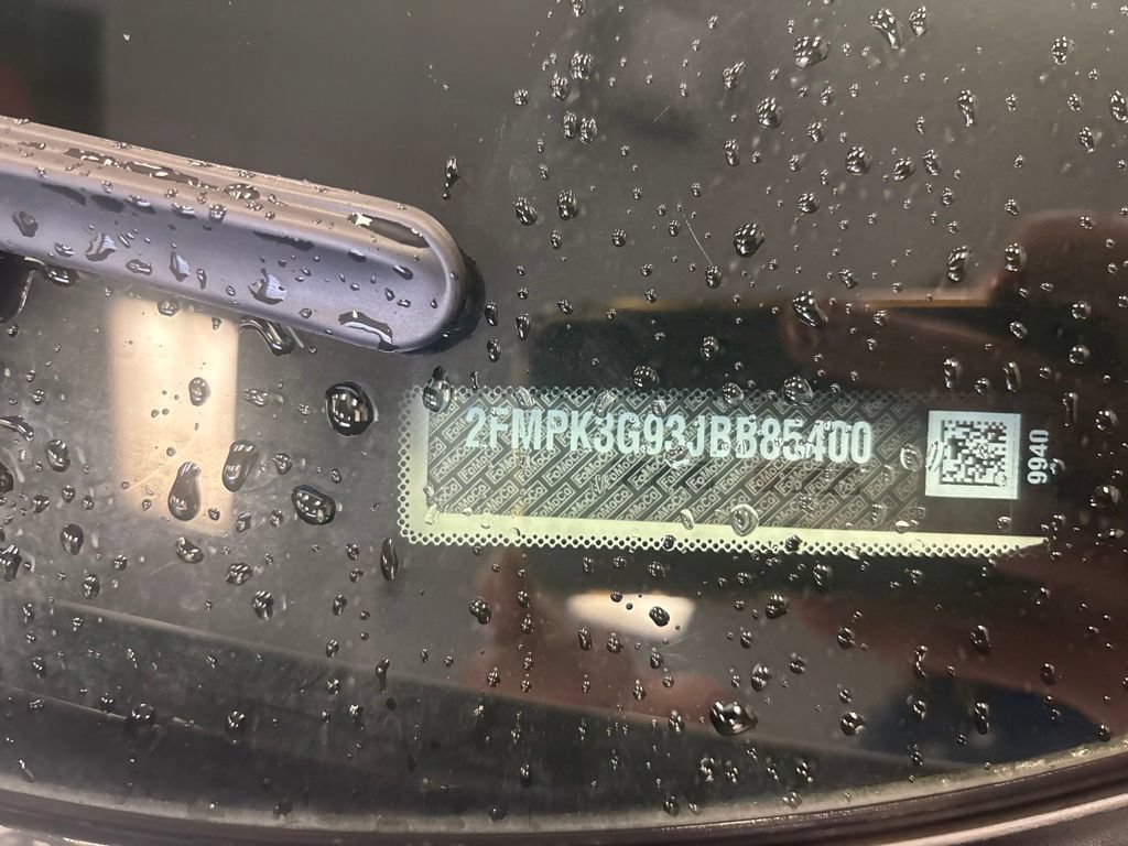 Used 2018 Ford Edge SE FWD image 3