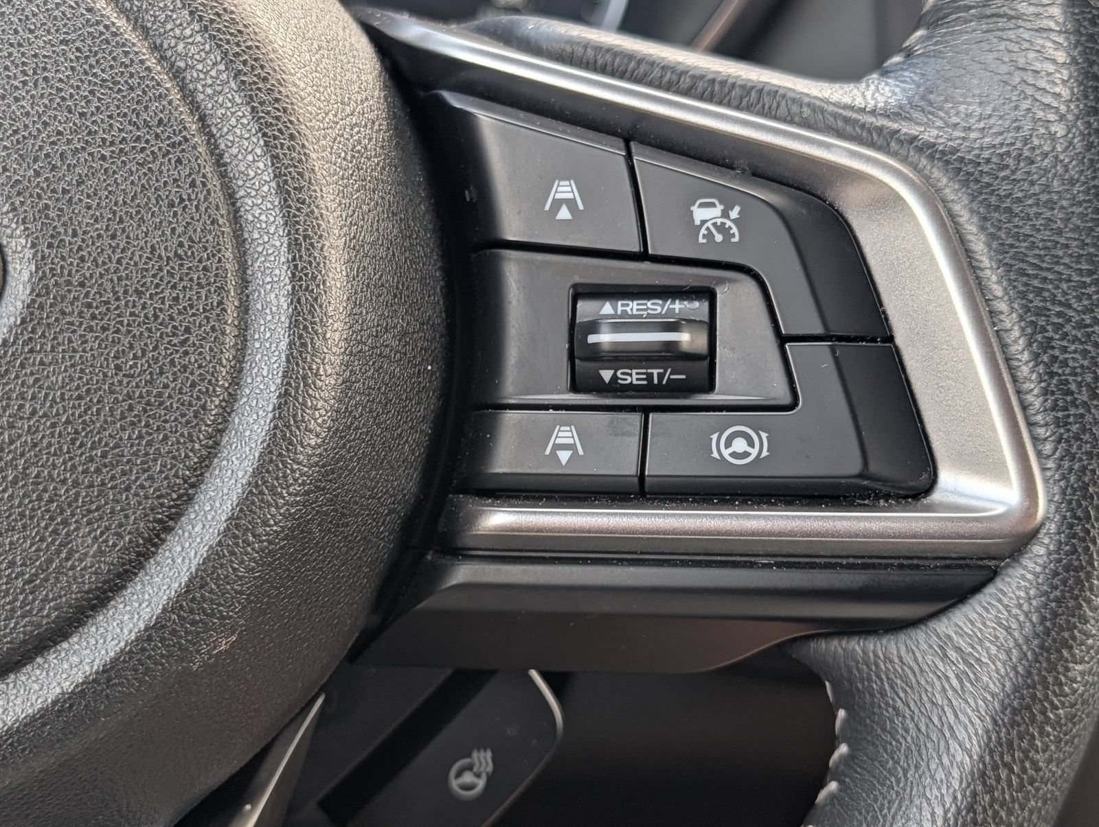 Used 2022 Subaru Ascent Limited AWD/4WD image 17