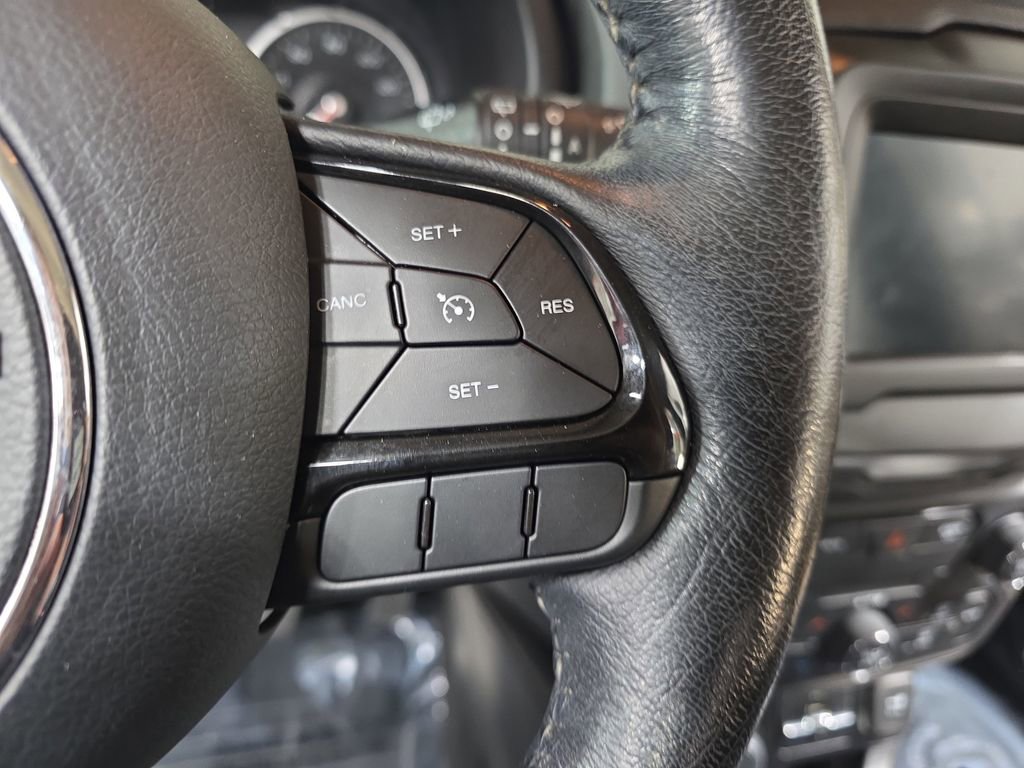 Used 2018 Jeep Renegade Altitude image 17
