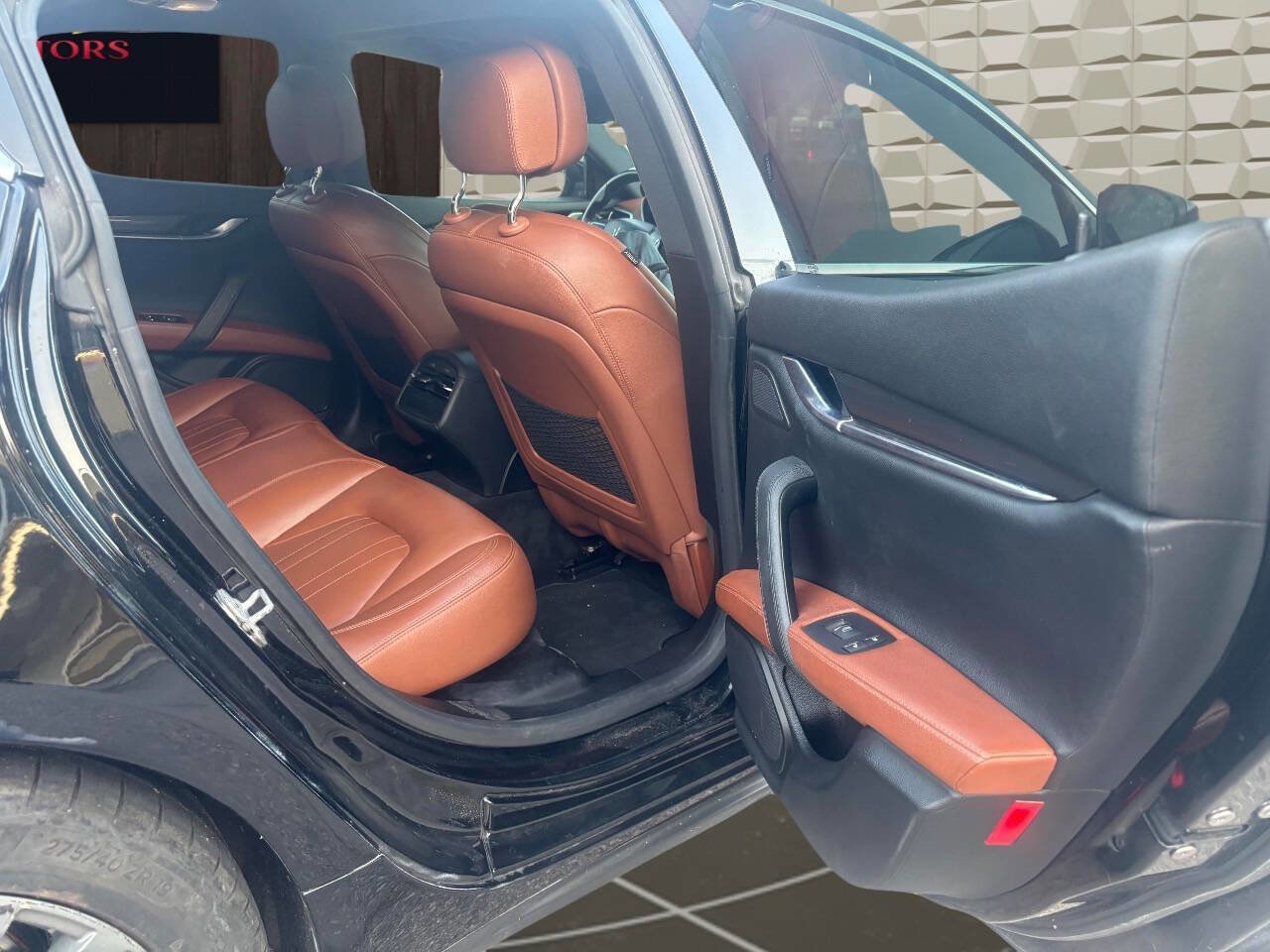 Used 2017 Maserati Ghibli RWD image 17