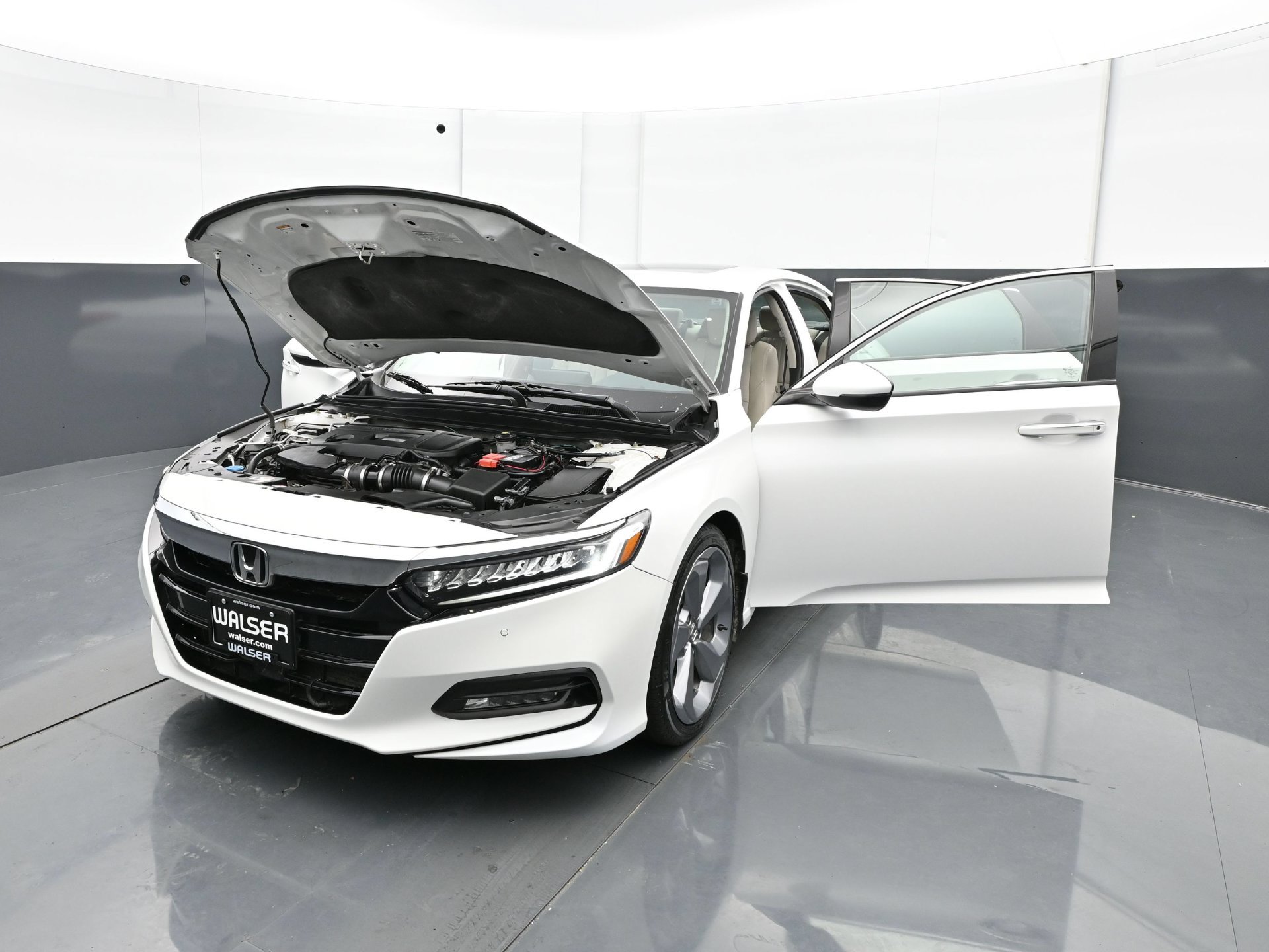 Used 2019 Honda Accord Touring image 34
