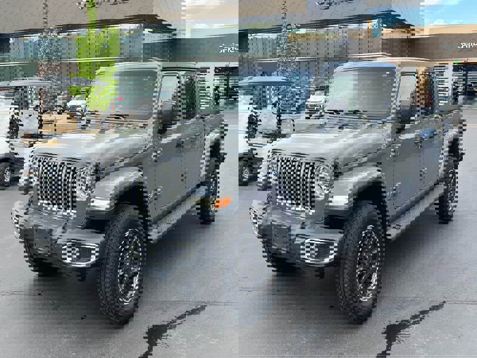 Used 2021 Jeep Gladiator Overland w/ Popular Equipment Package image 2