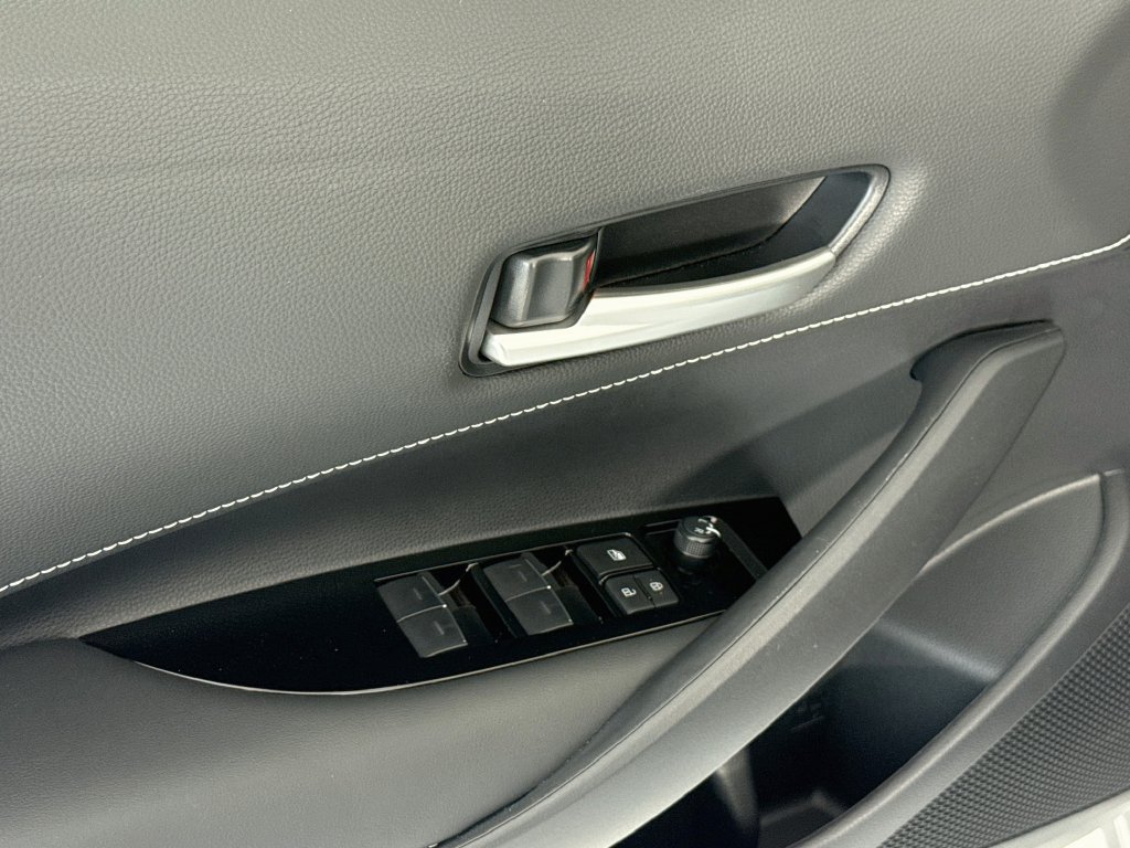 Used 2025 Toyota Corolla SE FWD image 23